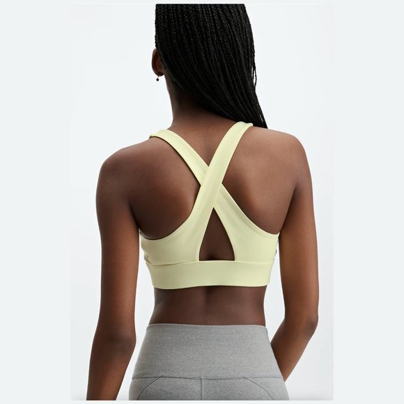 Fabletics - Oasis Twist Sports Bra in Luminous Yellow - Picture 7 of 13